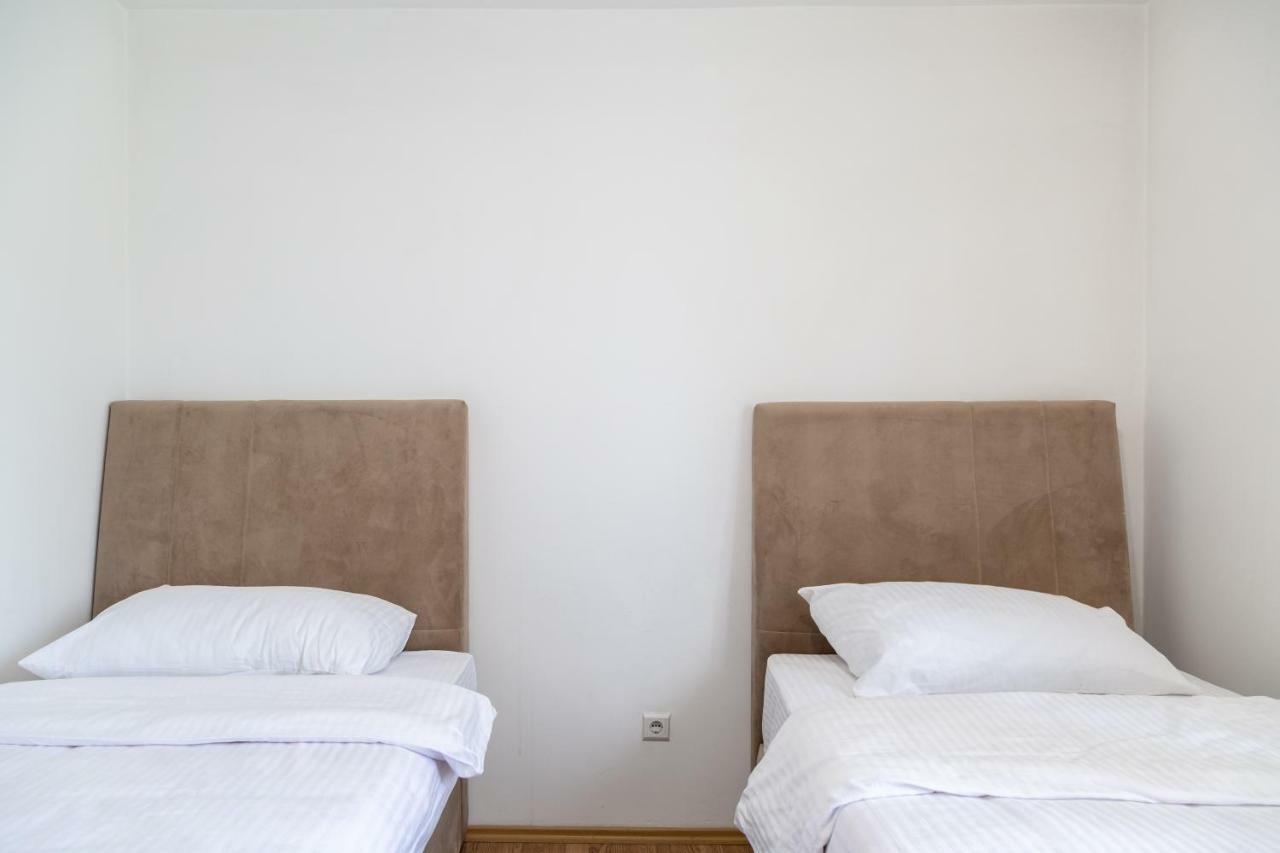 Sun Garden Sarajevo Aparthotel Exteriör bild